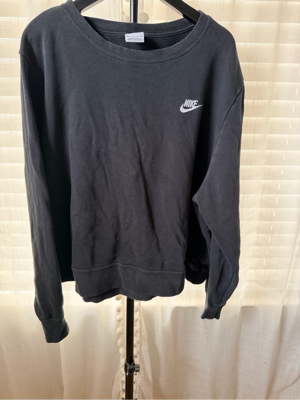 Nike women’s Black Crewneck Sweatshirt